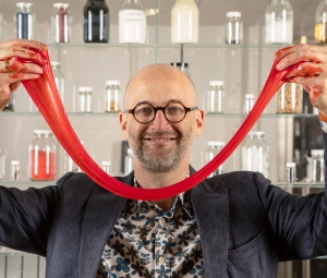 Festival of Stuff talk: Plastic Fantastic with Mark Miodownik